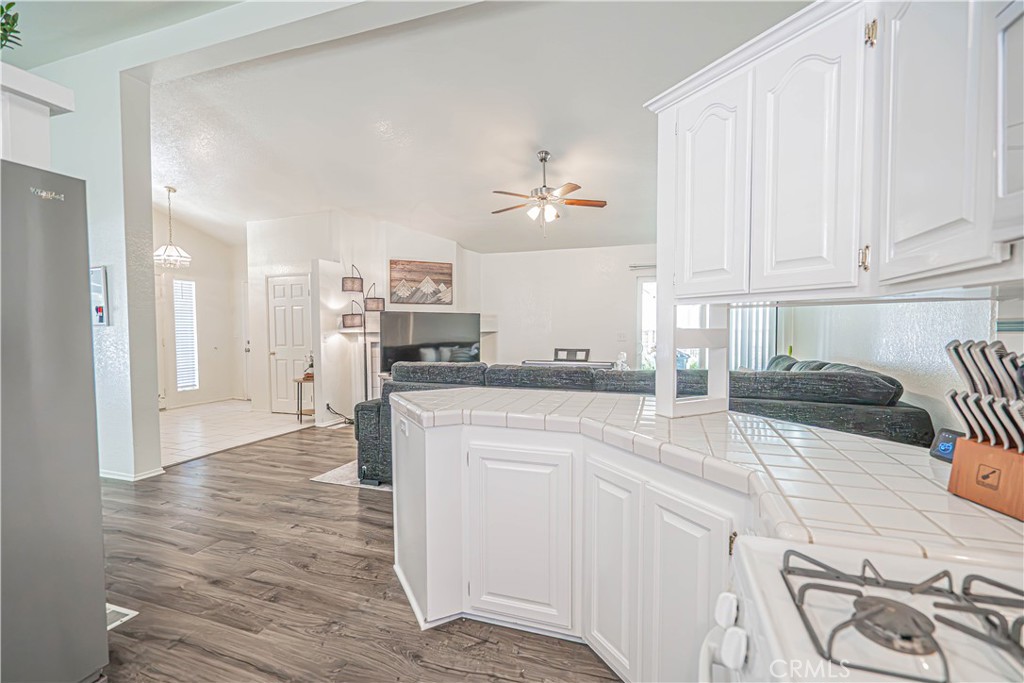 20160 Summit View Drive Property Photo 16
