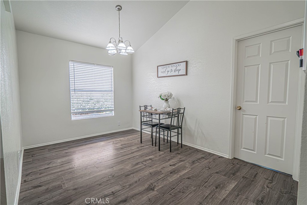 20160 Summit View Drive Property Photo 17