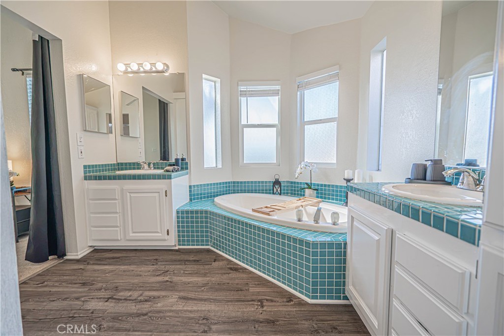 20160 Summit View Drive Property Photo 25