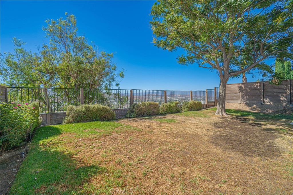 20160 Summit View Drive Property Photo 37