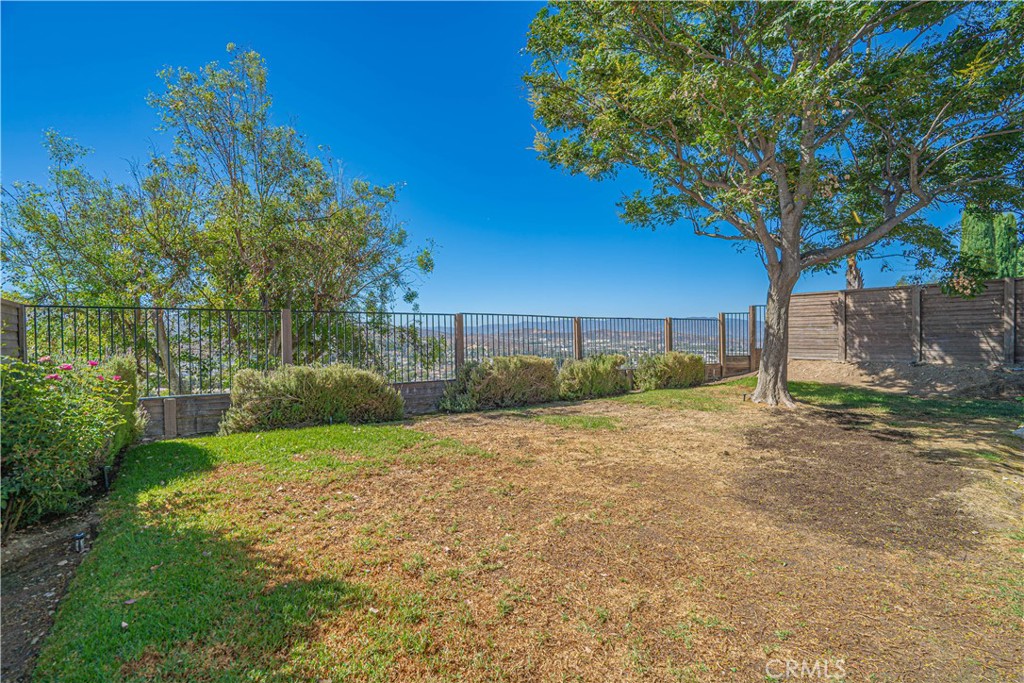 20160 Summit View Drive Property Photo 37