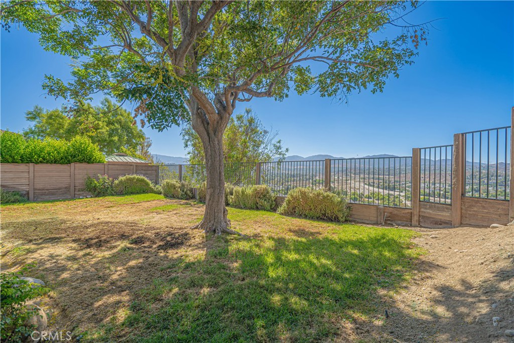 20160 Summit View Drive Property Photo 39