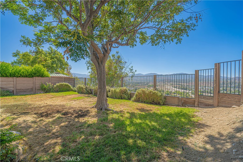 20160 Summit View Drive Property Photo 39