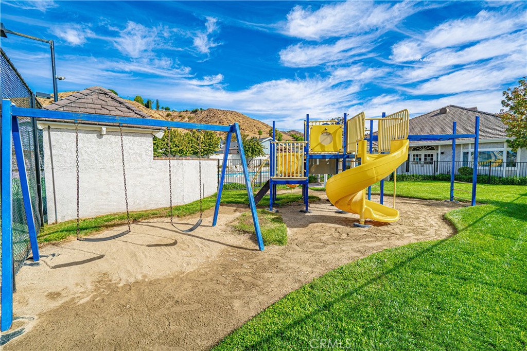 20160 Summit View Drive Property Photo 44