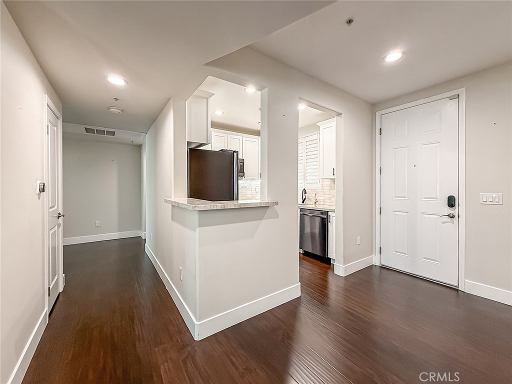 4724 Kester 109 Property Photo 15