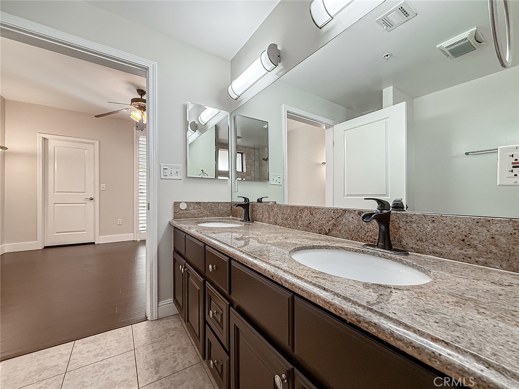 4724 Kester 109 Property Photo 19