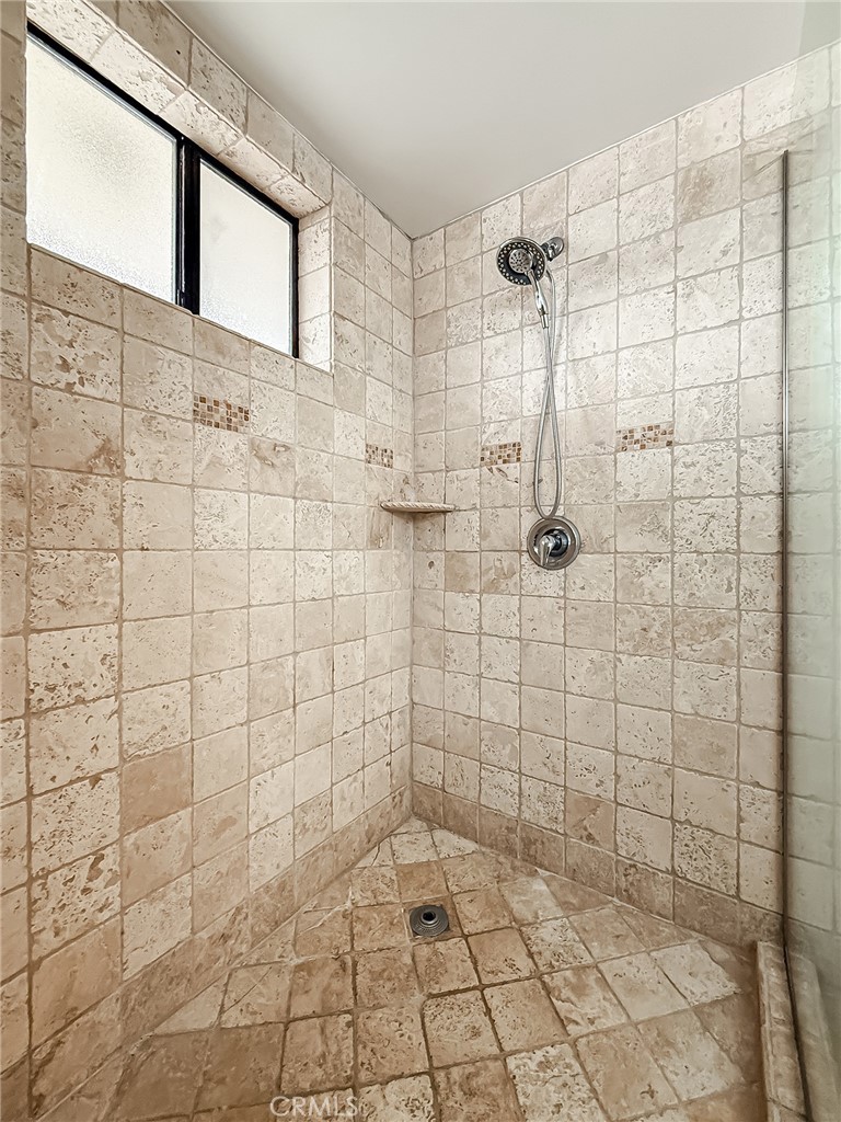 4724 Kester 109 Property Photo 20