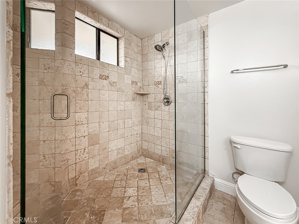 4724 Kester 109 Property Photo 21