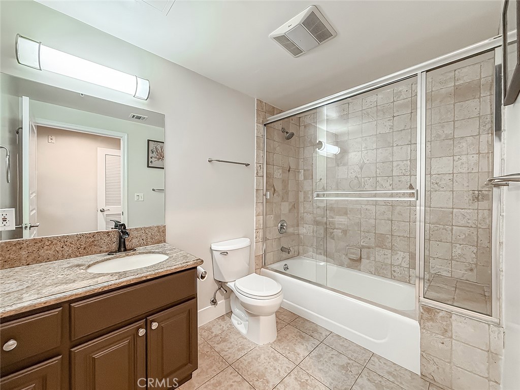 4724 Kester 109 Property Photo 25