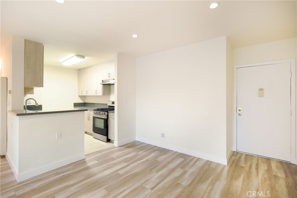 17900 Sherman Way 118 Property Photo 5