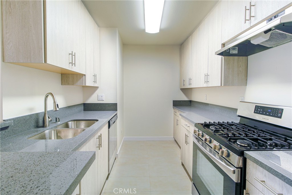 17900 Sherman Way 118 Property Photo 6