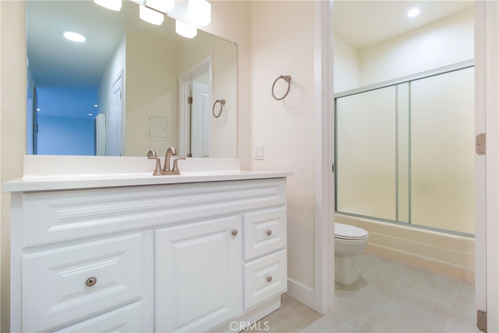 17900 Sherman Way 118 Property Photo 11