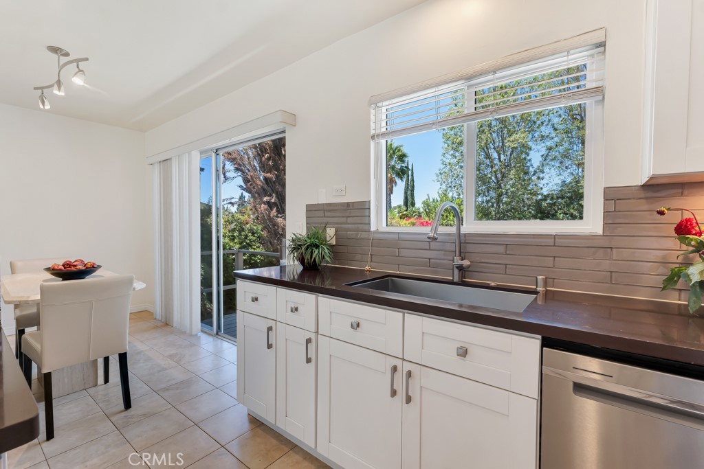 22445 Dardenne Property Photo 15
