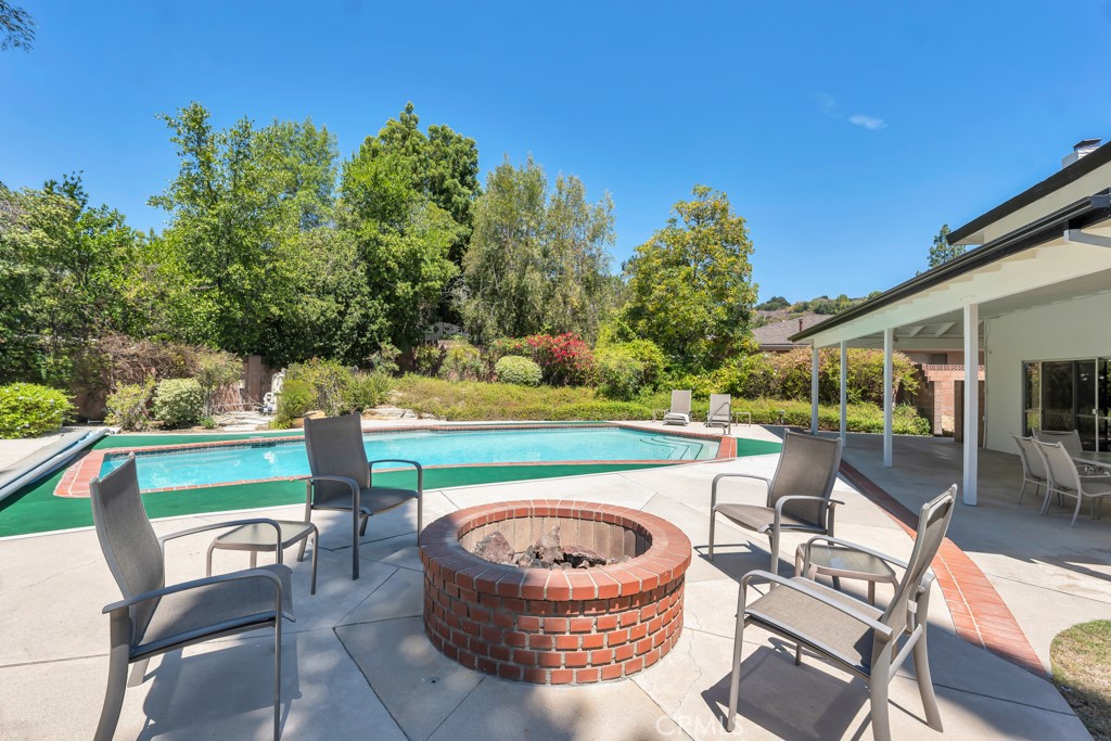 22445 Dardenne Property Photo 31