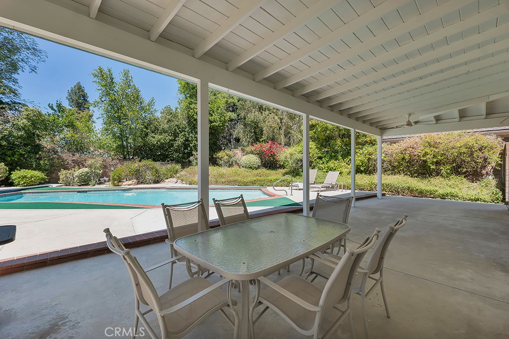 22445 Dardenne Property Photo 32