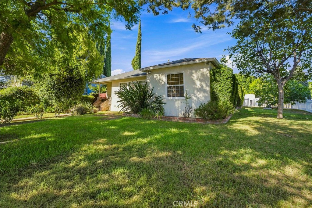 5017 Rubio Avenue Property Photo 2