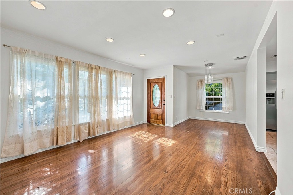 5017 Rubio Avenue Property Photo 5