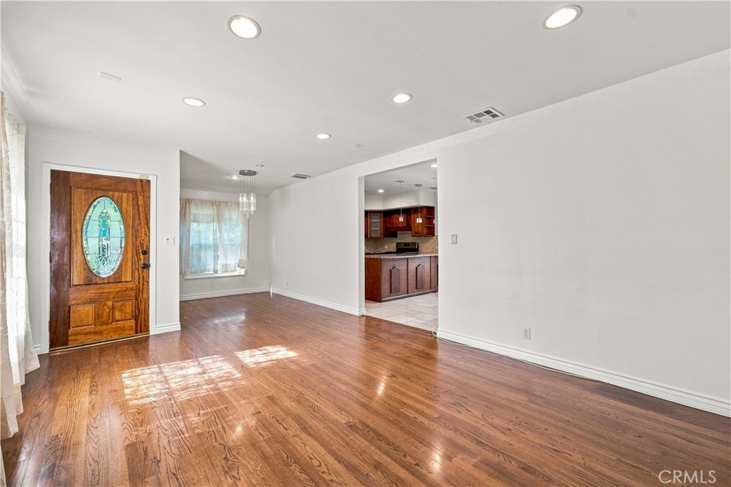 5017 Rubio Avenue Property Photo 6