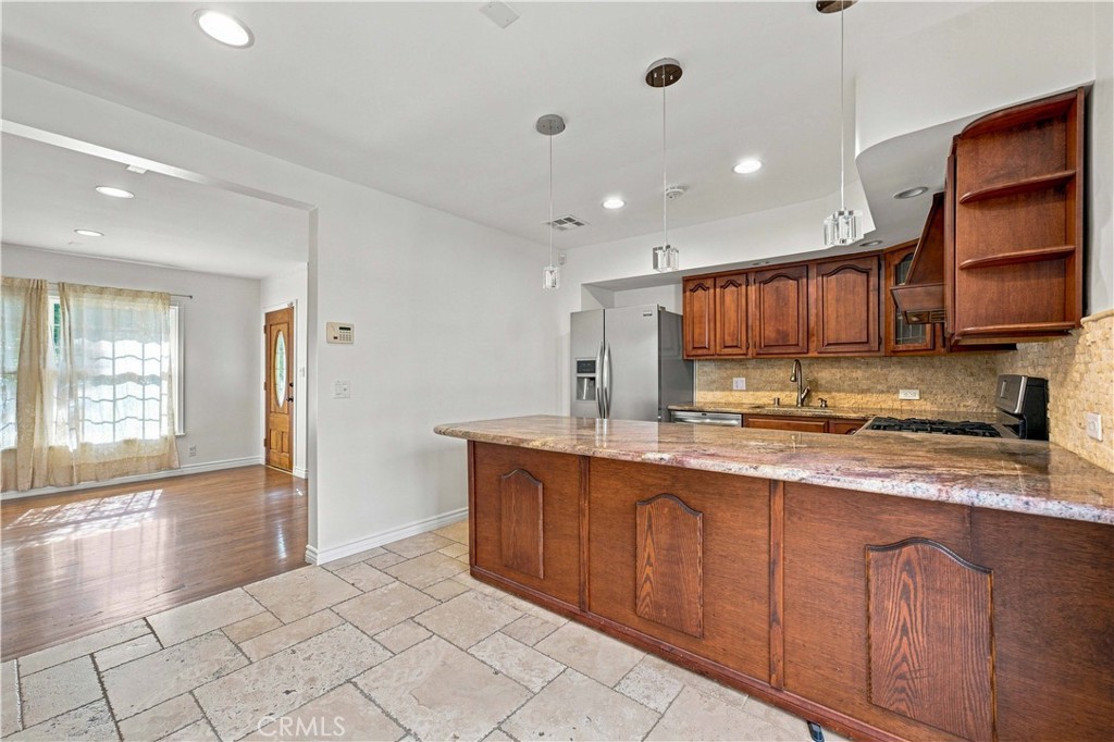 5017 Rubio Avenue Property Photo 9