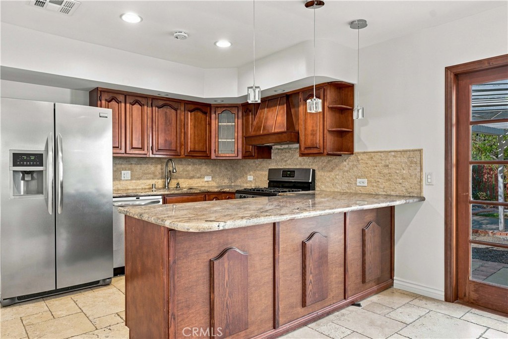 5017 Rubio Avenue Property Photo 11