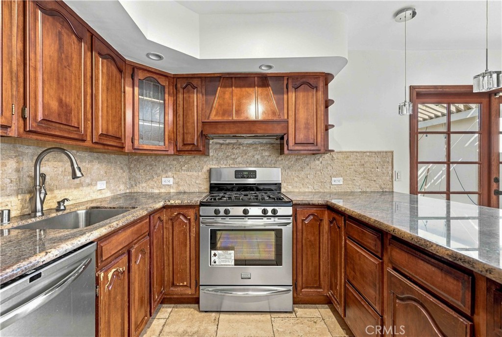5017 Rubio Avenue Property Photo 12