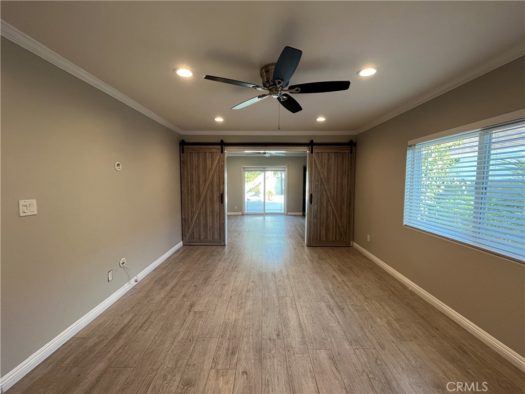 10436 Amestoy Property Photo 14
