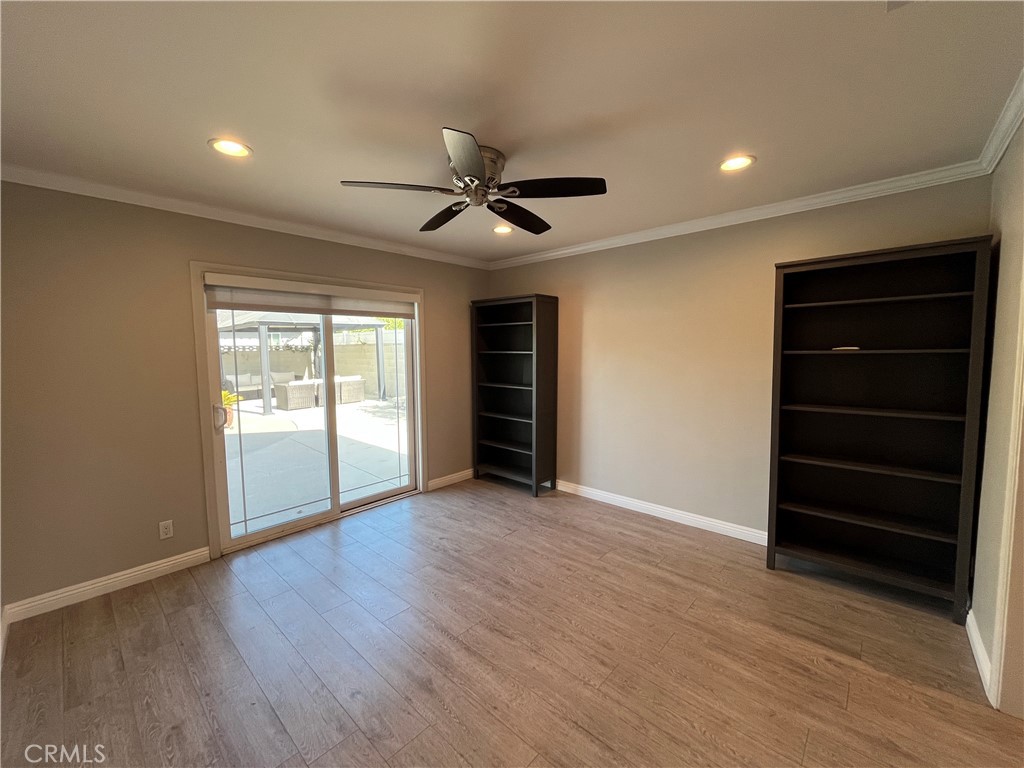 10436 Amestoy Property Photo 16