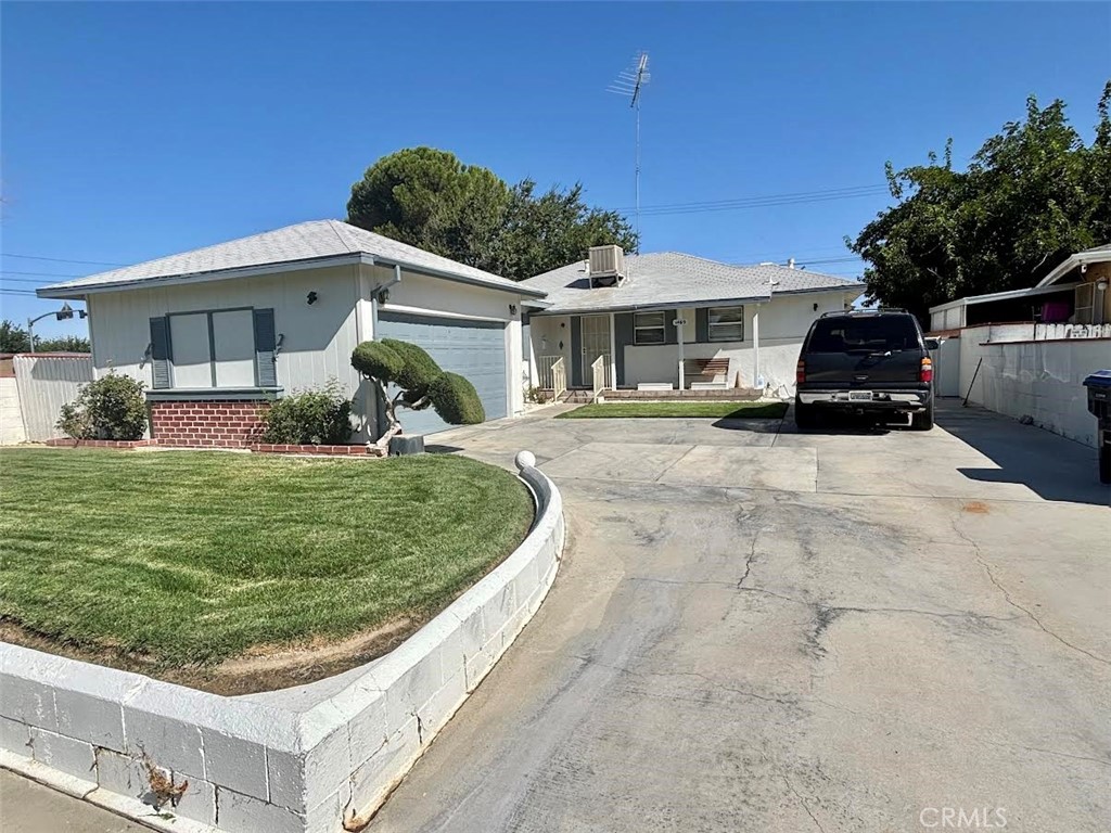 1469 Boyden Property Photo 1