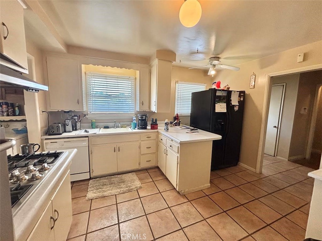 1469 Boyden Property Photo 4