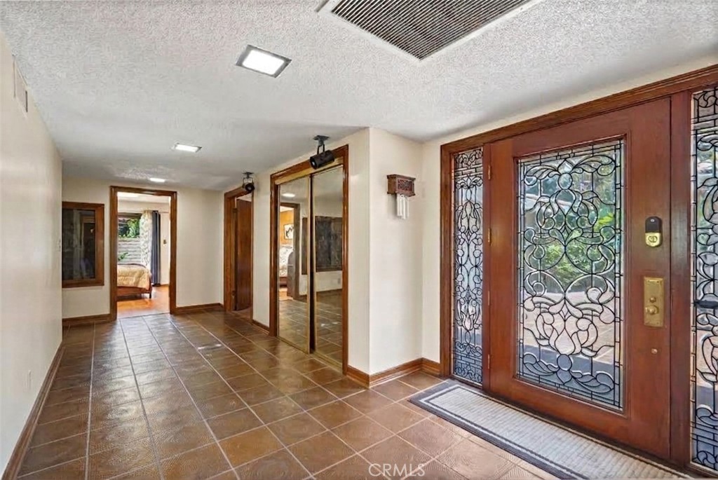 10307 Donna Avenue Property Photo 2