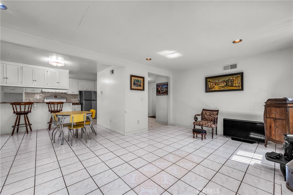 12319 Thelma Street Property Photo 5
