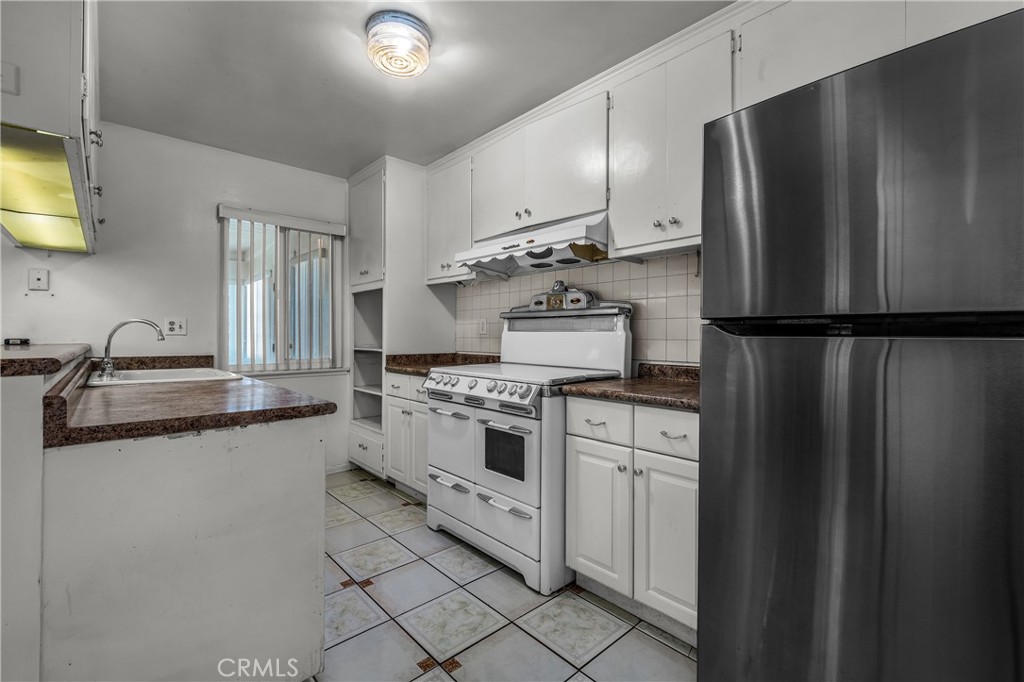 12319 Thelma Street Property Photo 9