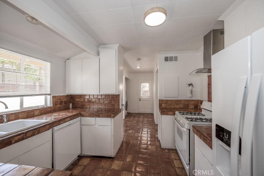 6229 Agnes Avenue Property Photo 9