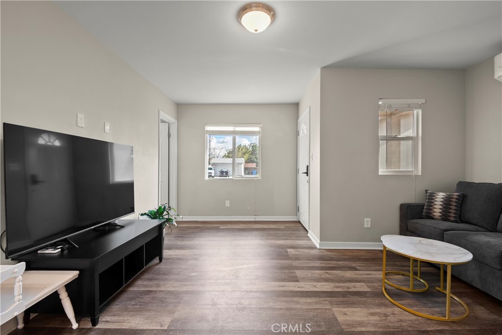 217 E Carroll Avenue B Property Photo 7
