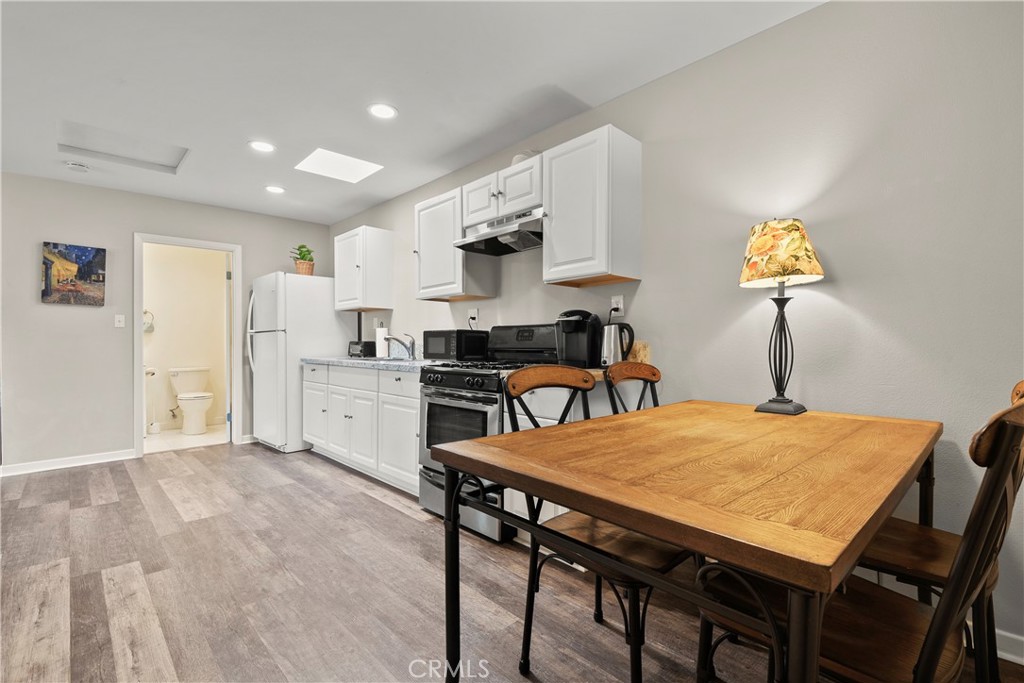 217 E Carroll Avenue B Property Photo 13