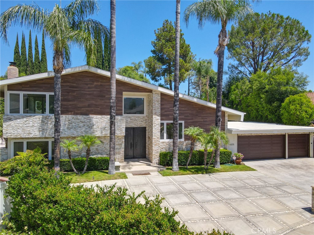4575 Totana Drive Property Photo 1