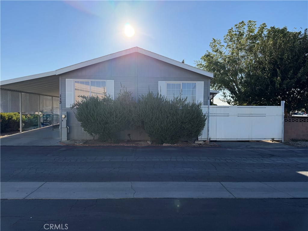 3753 E Avenue I Property Photo 1