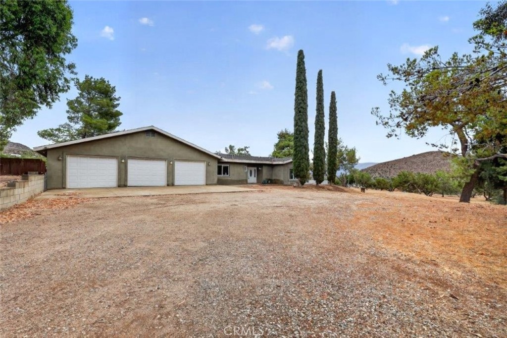 34716 Violan Street Property Photo 4