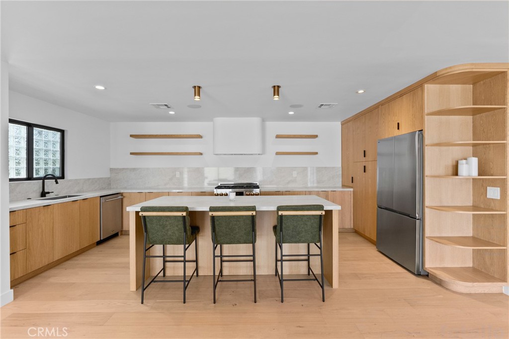 13636 Riverside Property Photo 1