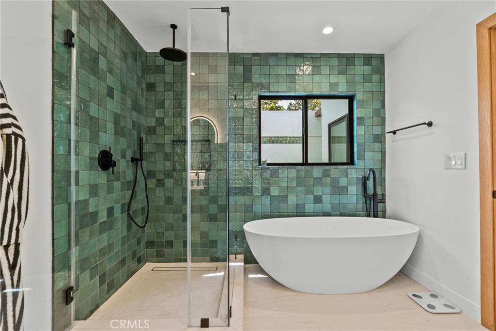 13636 Riverside Property Photo 4