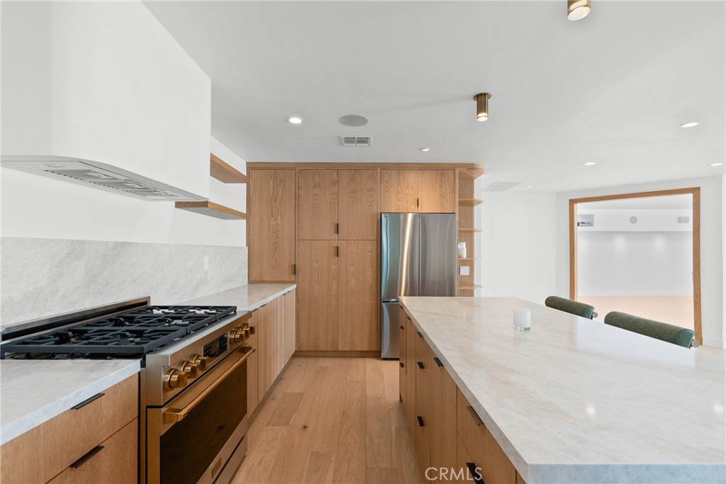 13636 Riverside Property Photo 8