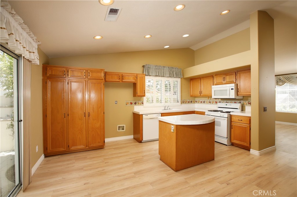 19707 Skyview Court Property Photo 6