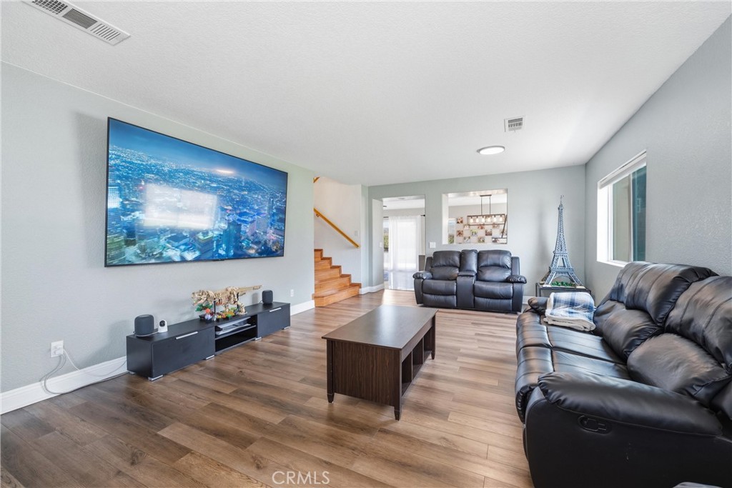 1638 E Miki Way Property Photo 5