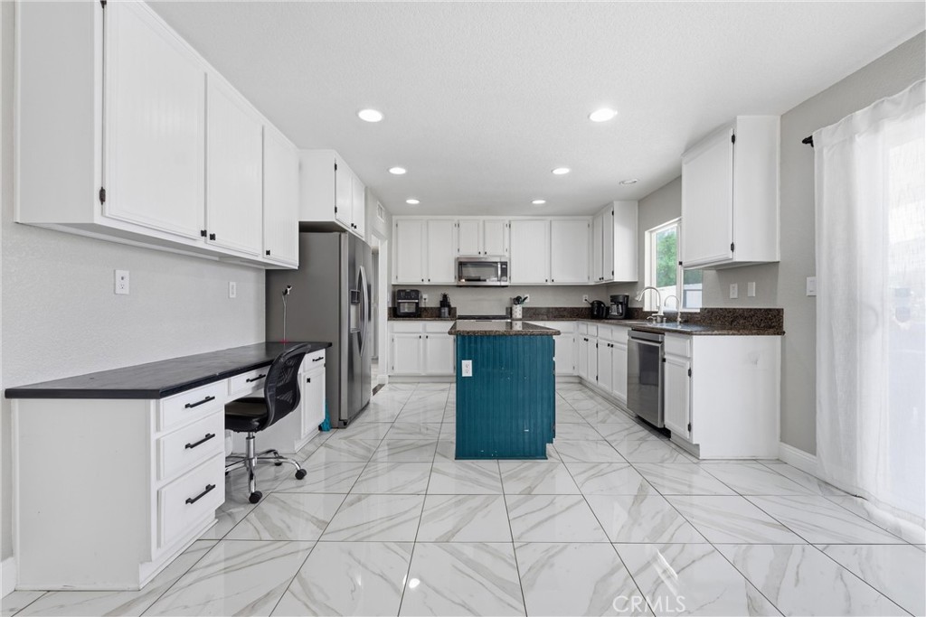 1638 E Miki Way Property Photo 9