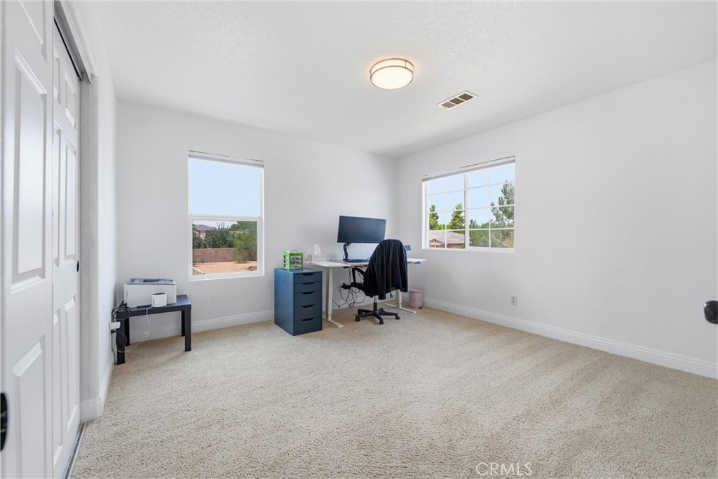 1638 E Miki Way Property Photo 18