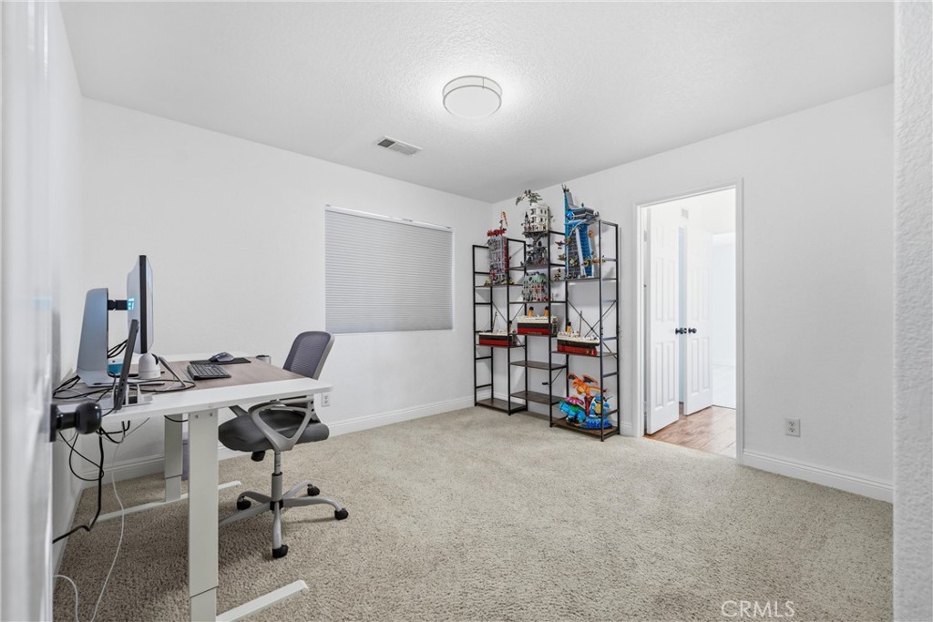 1638 E Miki Way Property Photo 19