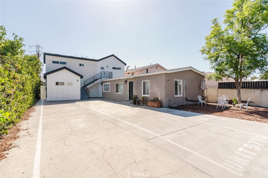 5732 Willowcrest Avenue 3 Property Photo 2