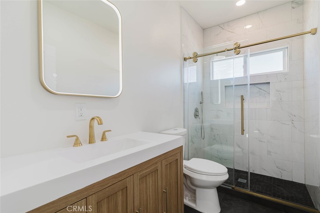 5732 Willowcrest Avenue 3 Property Photo 18