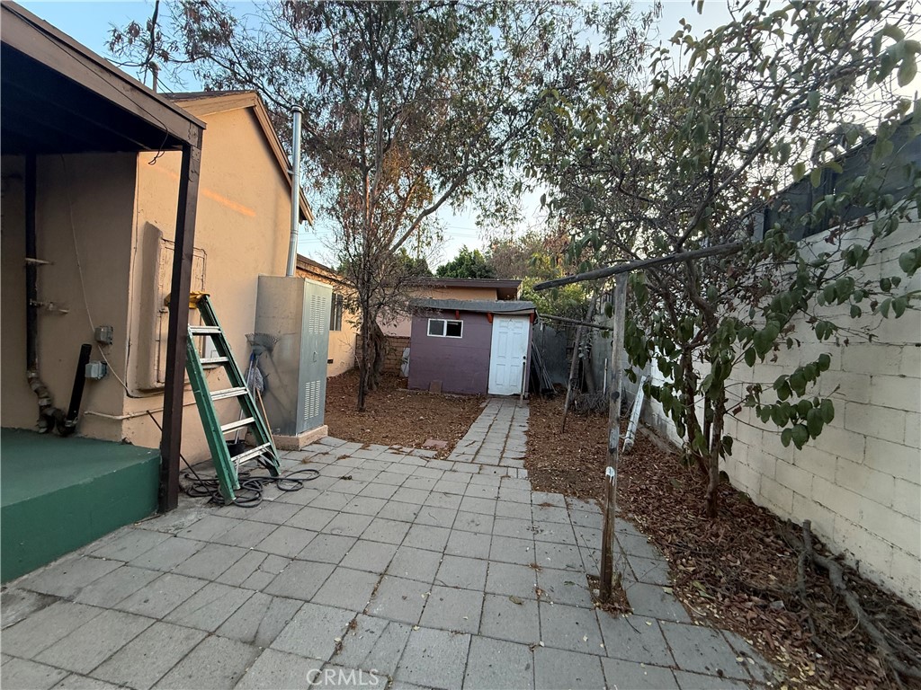 10004 San Fernando Road Property Photo 2