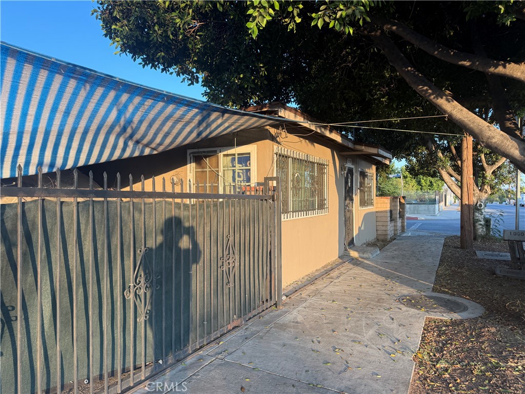 10004 San Fernando Road Property Photo 3